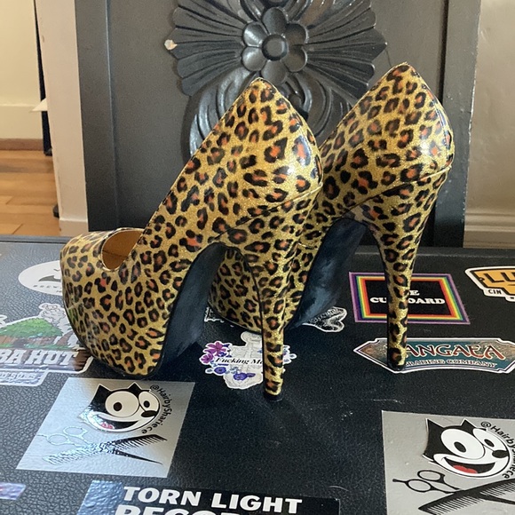 Sparkly gold leopard print heels - Picture 3 of 3